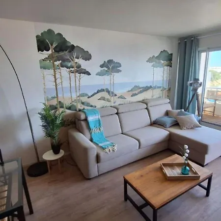 T3 En Premiere Ligne Vue Bassin, Proche Commerces *