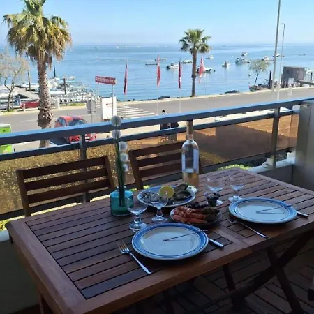 Apartman T3 En Premiere Ligne Vue Bassin, Proche Commerces *