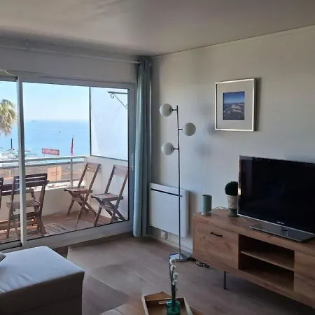 T3 En Premiere Ligne Vue Bassin, Proche Commerces Apartman